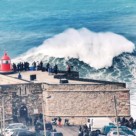 Hébergement de vacances Charming House In With Shared Pool