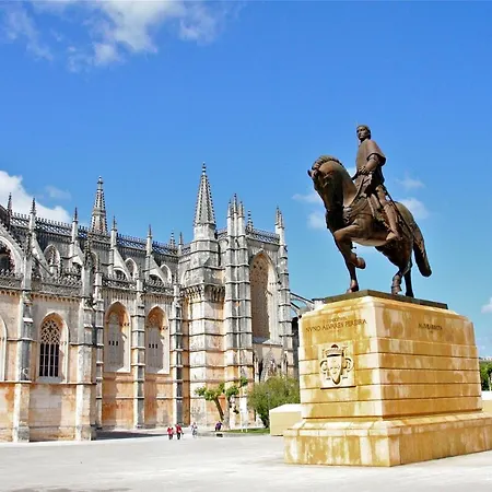 Hébergement de vacances Charming House In With Shared Pool *