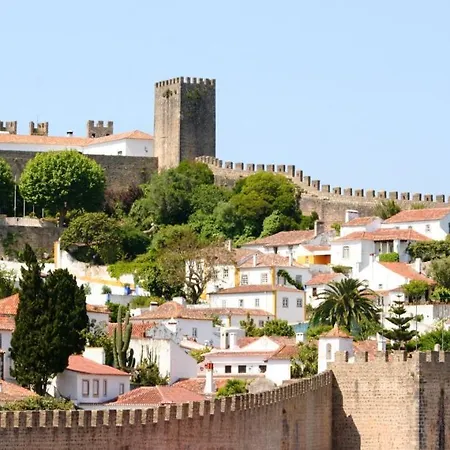 Hébergement de vacances Charming House In With Shared Pool Pataias