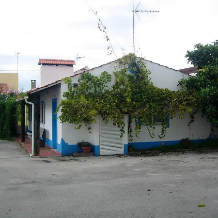 Hébergement de vacances Charming House In With Shared Pool Pataias