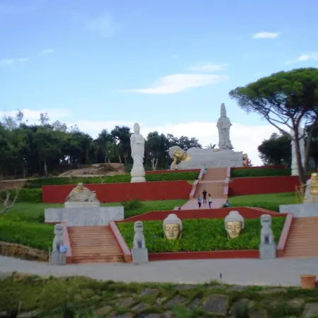 Hébergement de vacances Charming House In With Shared Pool *