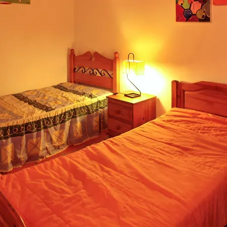 Charming House In With Shared Pool Hébergement de vacances *