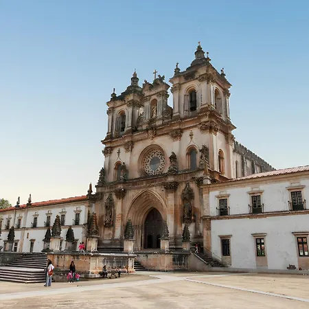 Charming House In With Shared Pool Hébergement de vacances