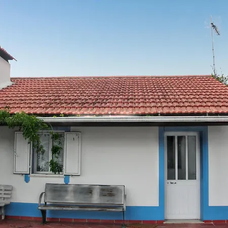 Charming House In With Shared Pool Hébergement de vacances Pataias