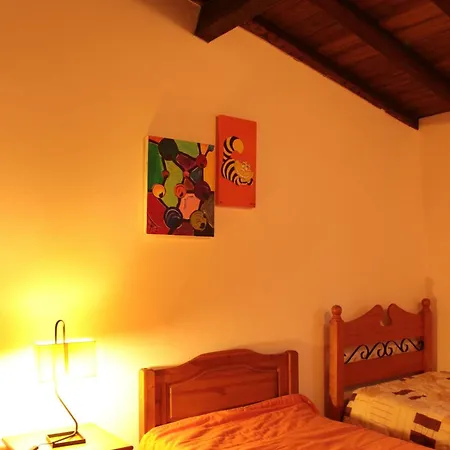 Сasa de vacaciones Charming House In With Shared Pool *