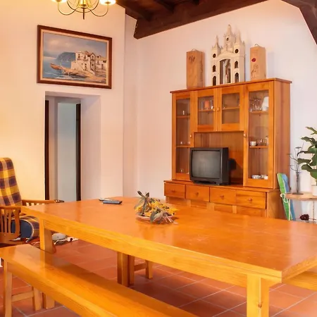 Vakantiehuis Charming House In With Shared Pool Pataias