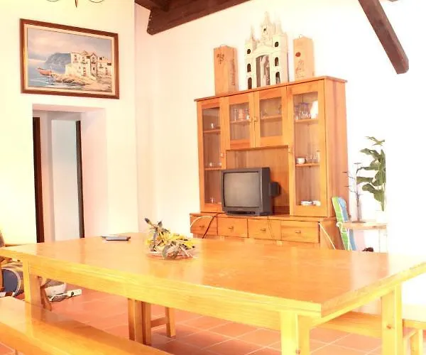 Charming House In With Shared Pool بيت للعطل